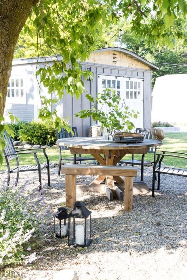 Dappled Light Dining Circle
