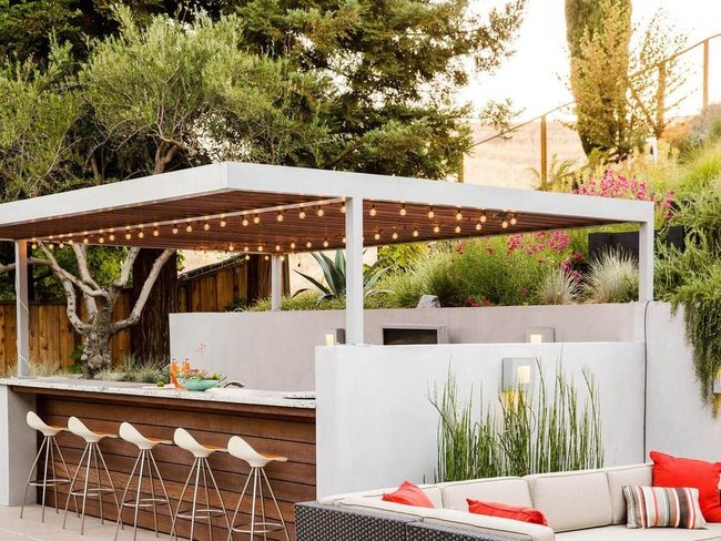 Natural Wood Bar Garden Oasis