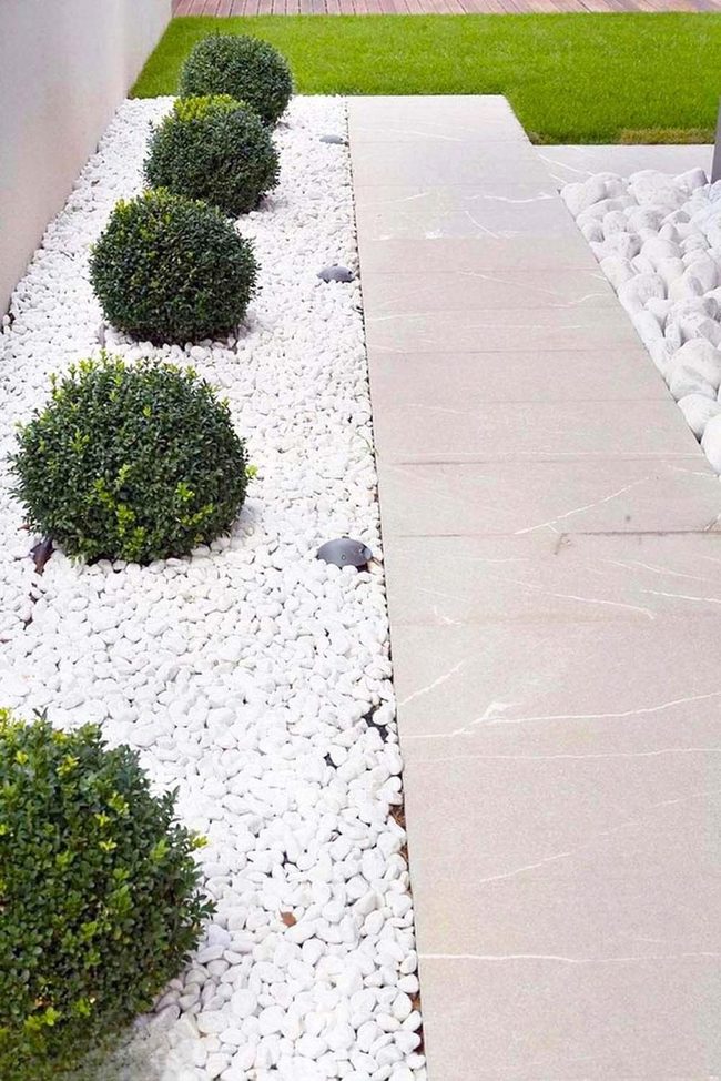 Geometric Spheres Against White Pebbles