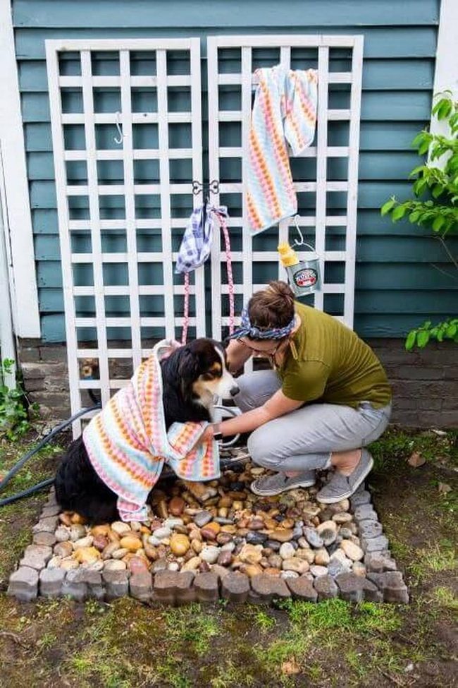 Gravel Dog Wash Station With Trellis