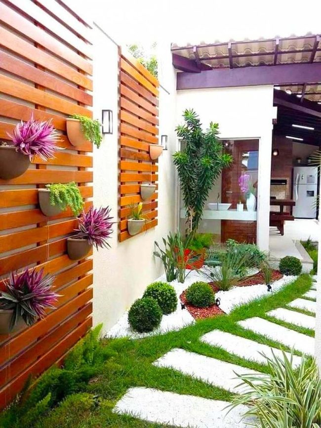 Terracotta Pots With Wooden Slats