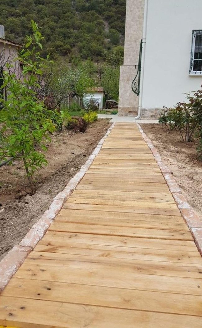 White House Garden Pathways