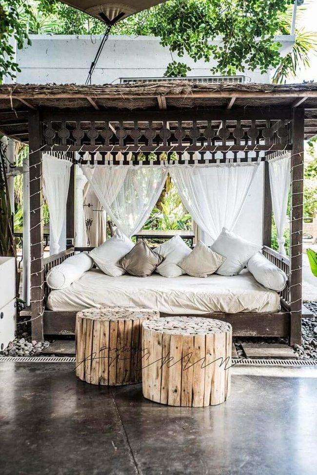 Green Daybed Pergola Retreat