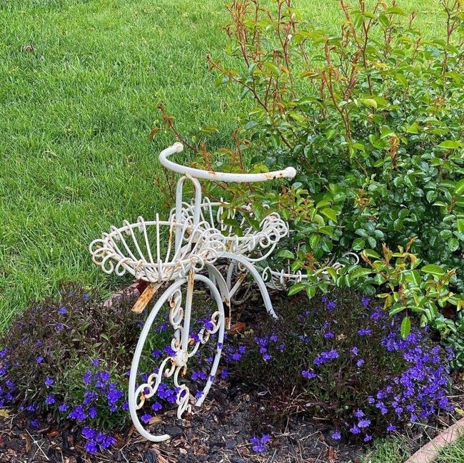 Painted Metal Flower Stand Garden