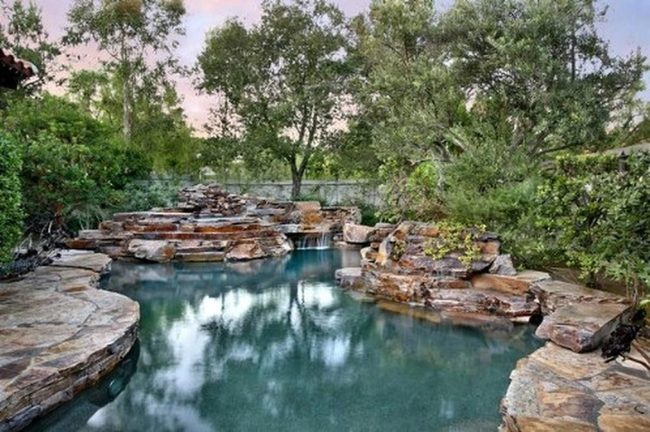 Natural Stone Pool Waterfall Garden