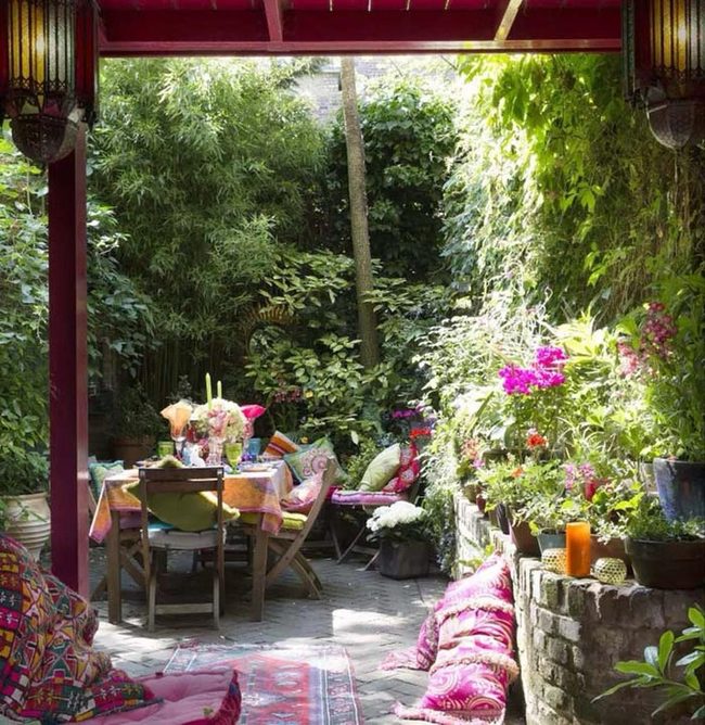 Green Pavilion Bohemian Retreat