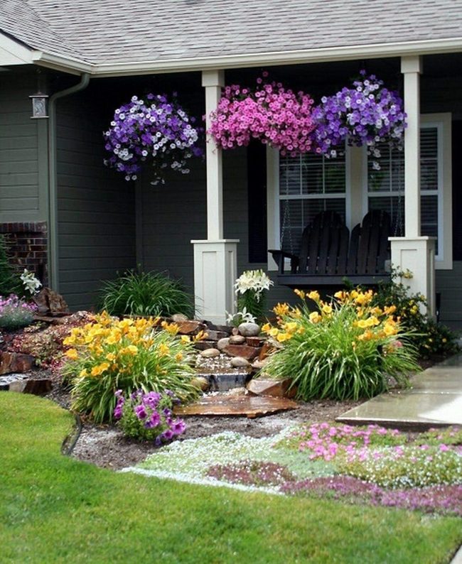 Daylily Entrance With Cascading Baskets