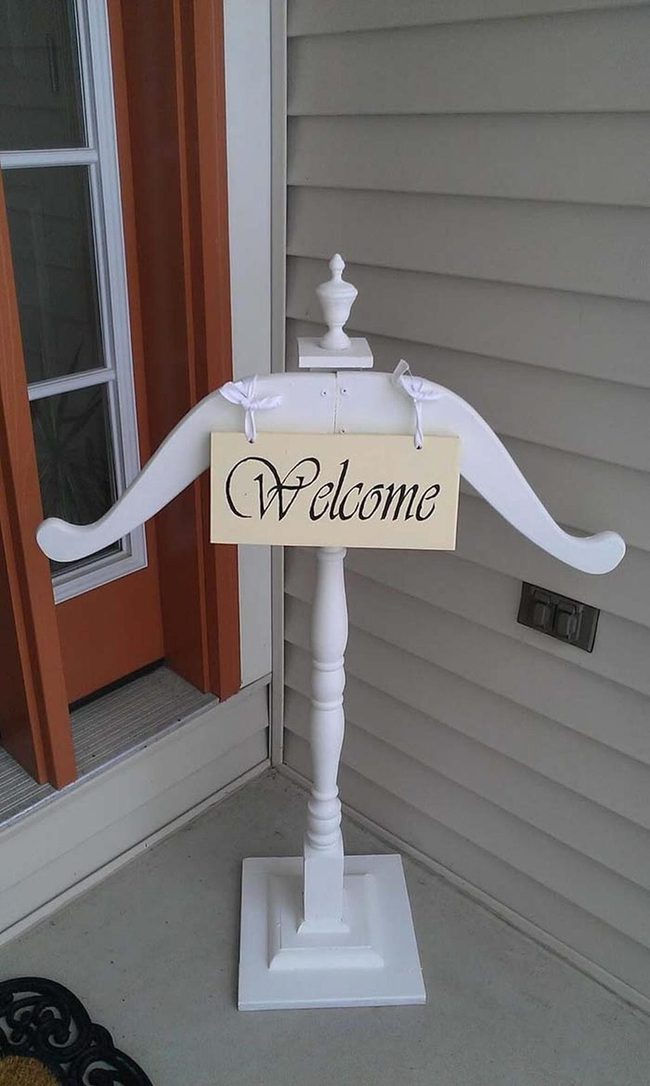 White Valet Stand Welcome Statement