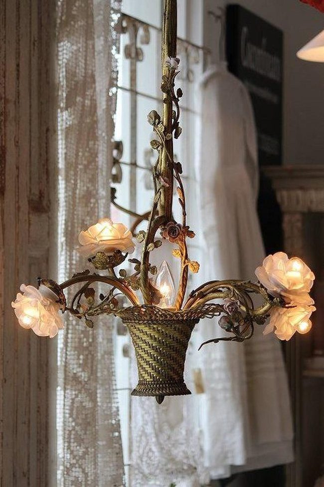 Flower-Shaped Chandelier Soft Light Bath