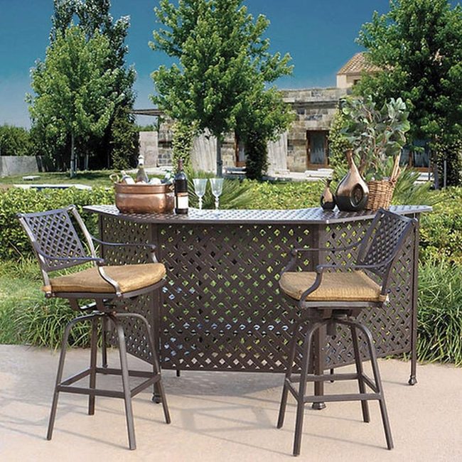 Garden Bar In Warm Wood And Stone