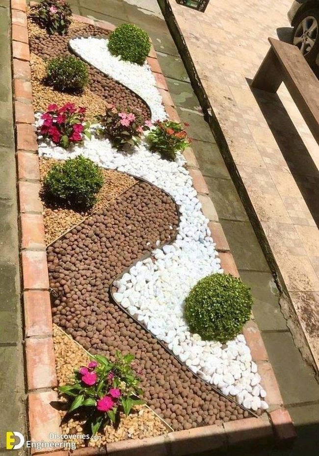 Flowing Stone Garden With Layered Gravel