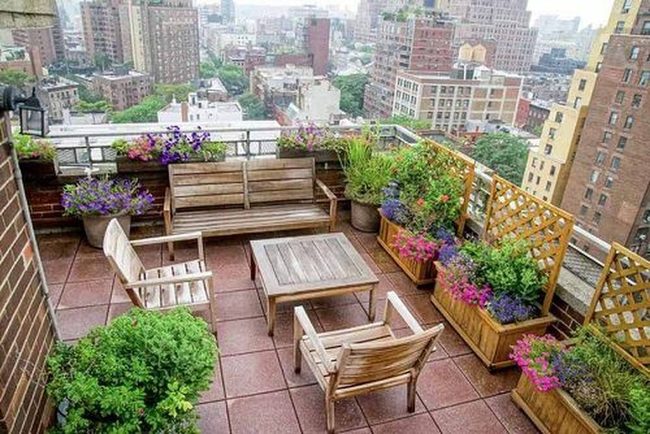 Vertical Metal Garden For Compact Spaces