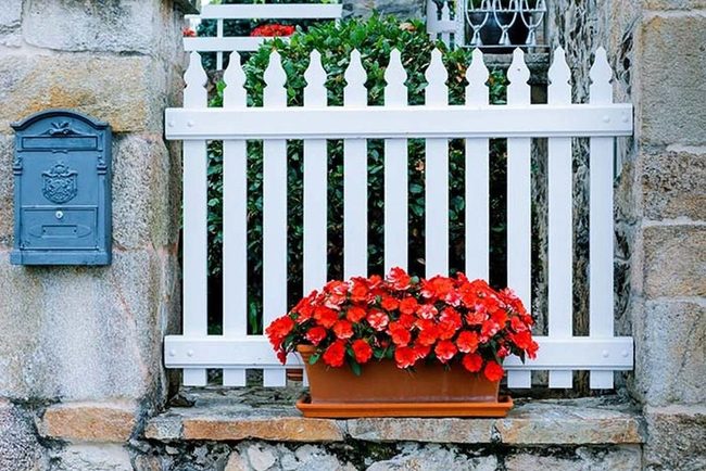 White Picket Fence Cottage Classic
