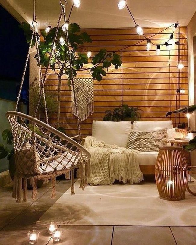 Green Garden Swing Coffee Moment