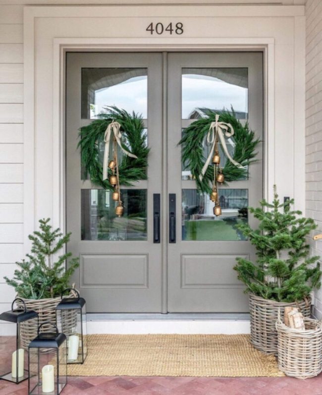 Ribbon-Trimmed Wreaths, Twinkling Bells Entry