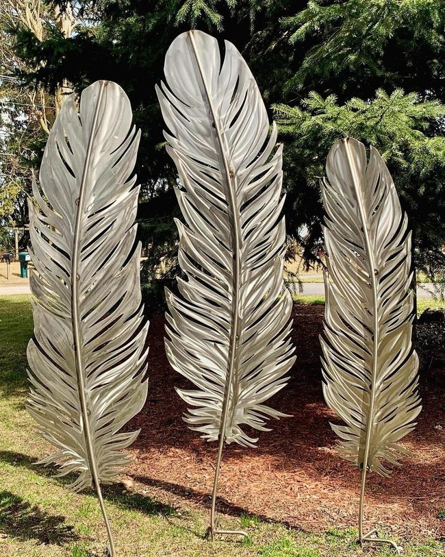 Shimmering Metal Feathers Garden Sculpture