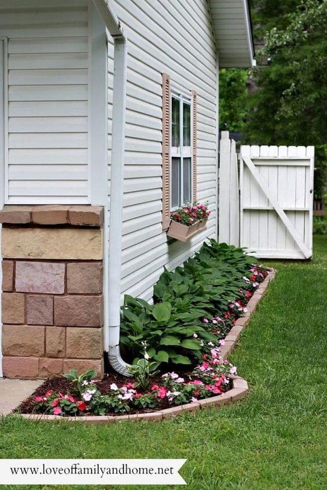 Curved Perennial Border Gateway