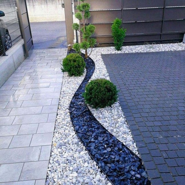Curved Gray And Tan Gravel Patterns