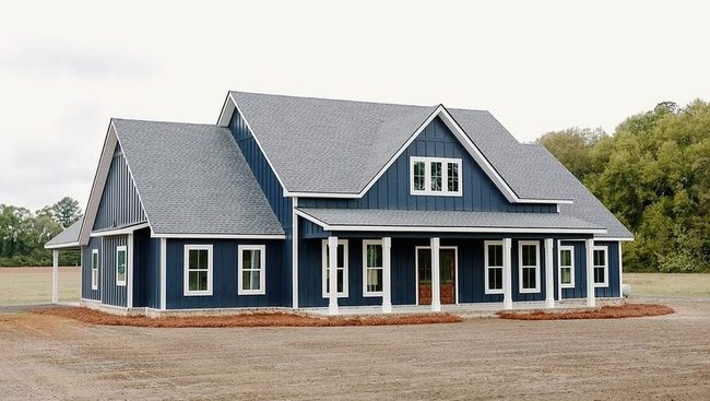 Deep Blue And White Coastal Retreat