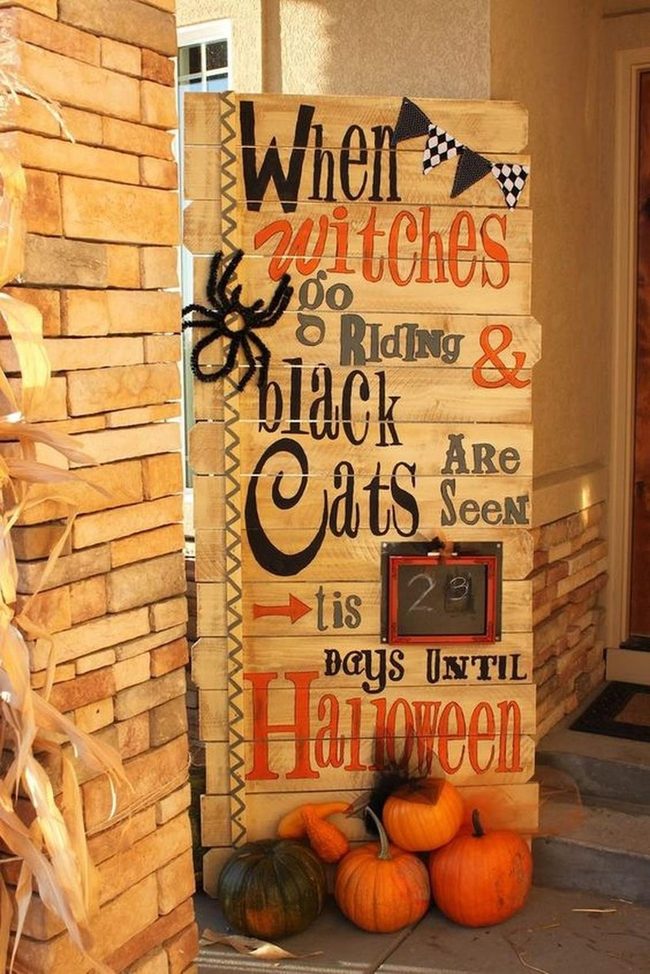 Fuzzy Spider Porch Sign