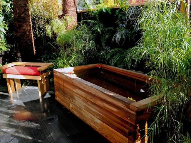 Cedar Wood Hot Tub Enclosure