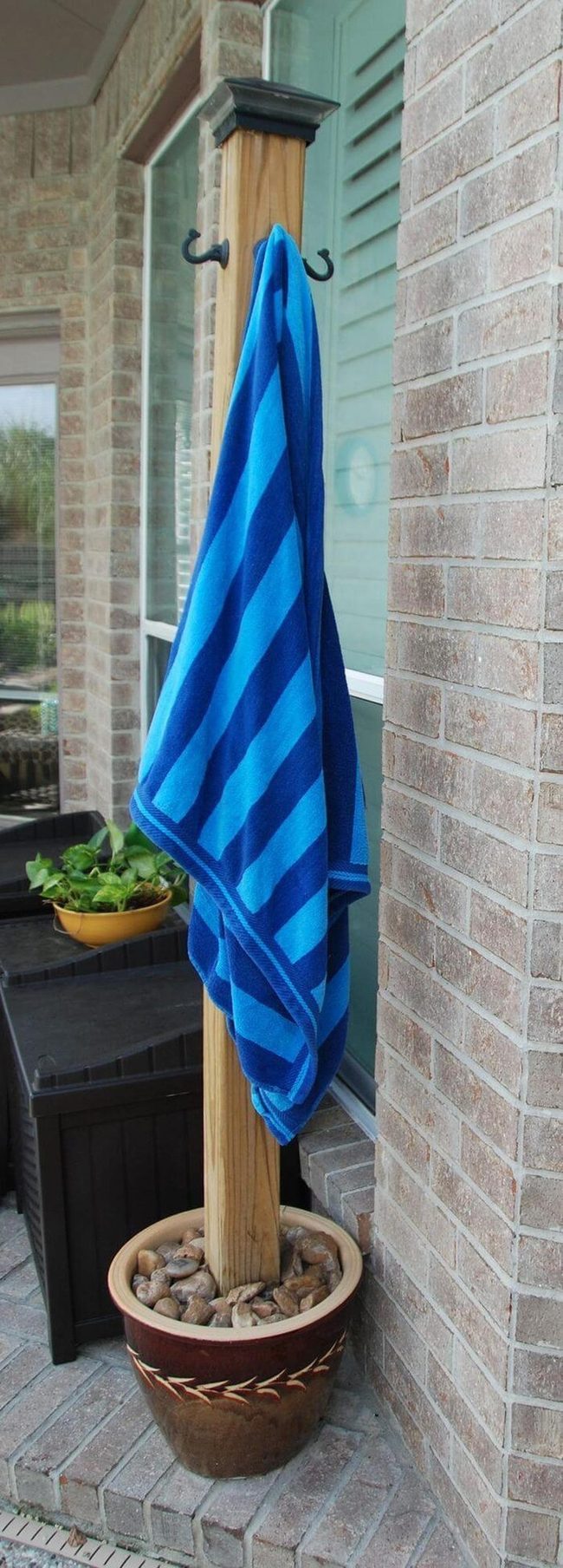 Poolside Towel Post Ceramic Pot