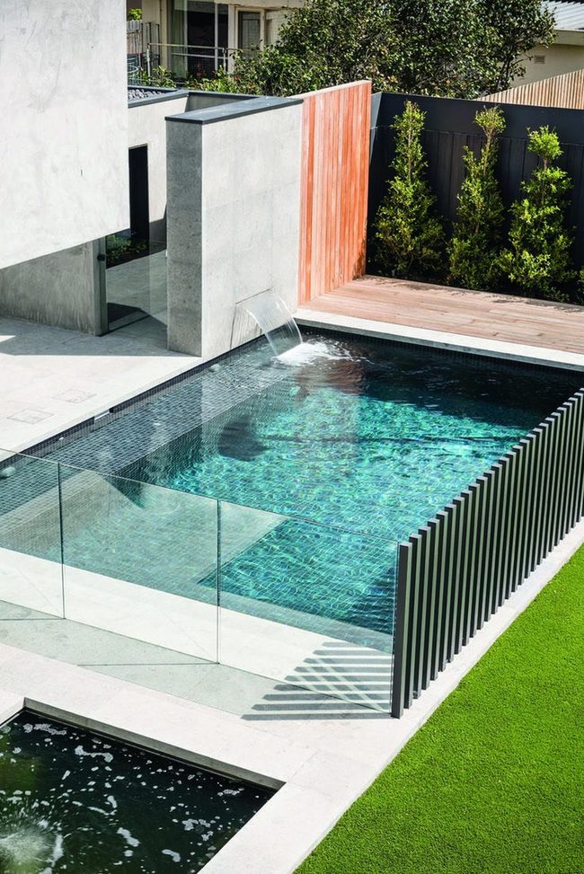 Crystal Clear Pool Boundaries