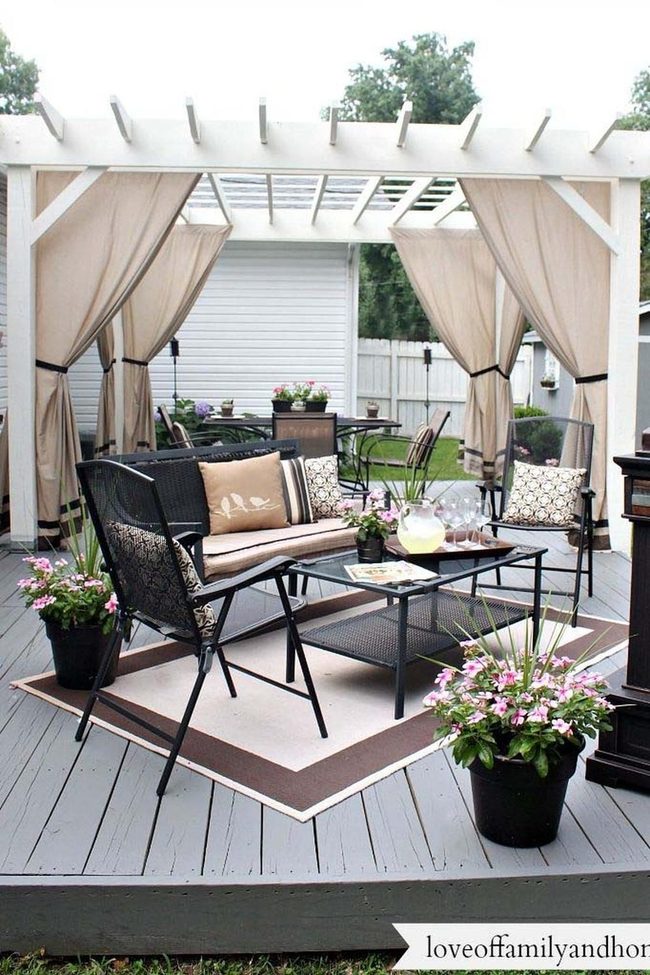 Fabric Drapes Transform Pergola Shade