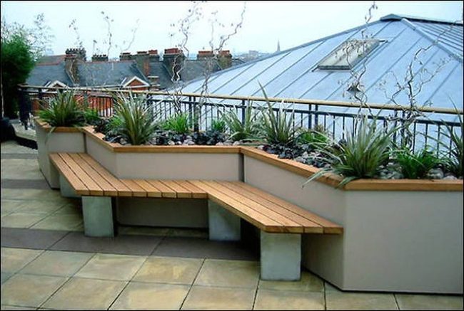 Lightweight Rooftop Dining Setup
