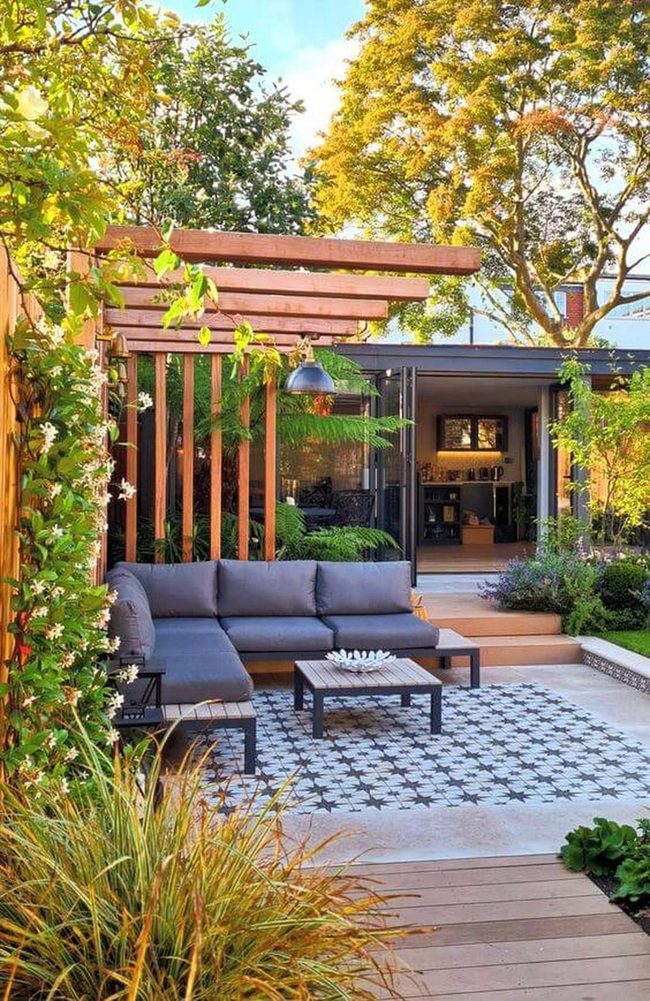Mirrored Lights Outdoor Escape