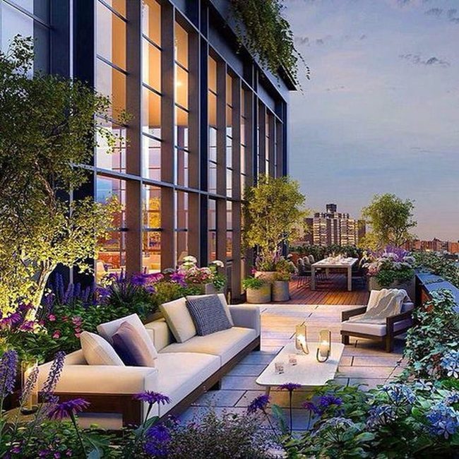 Elevated Green Spaces Above City Streets