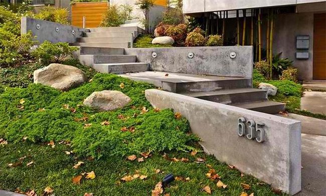 Luminous House Numbers Catch Every Glimmer