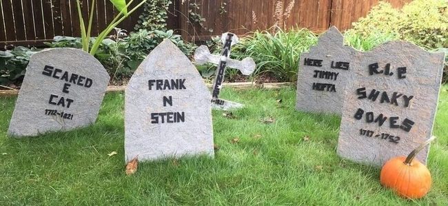 Grey OSB Graveyard Props