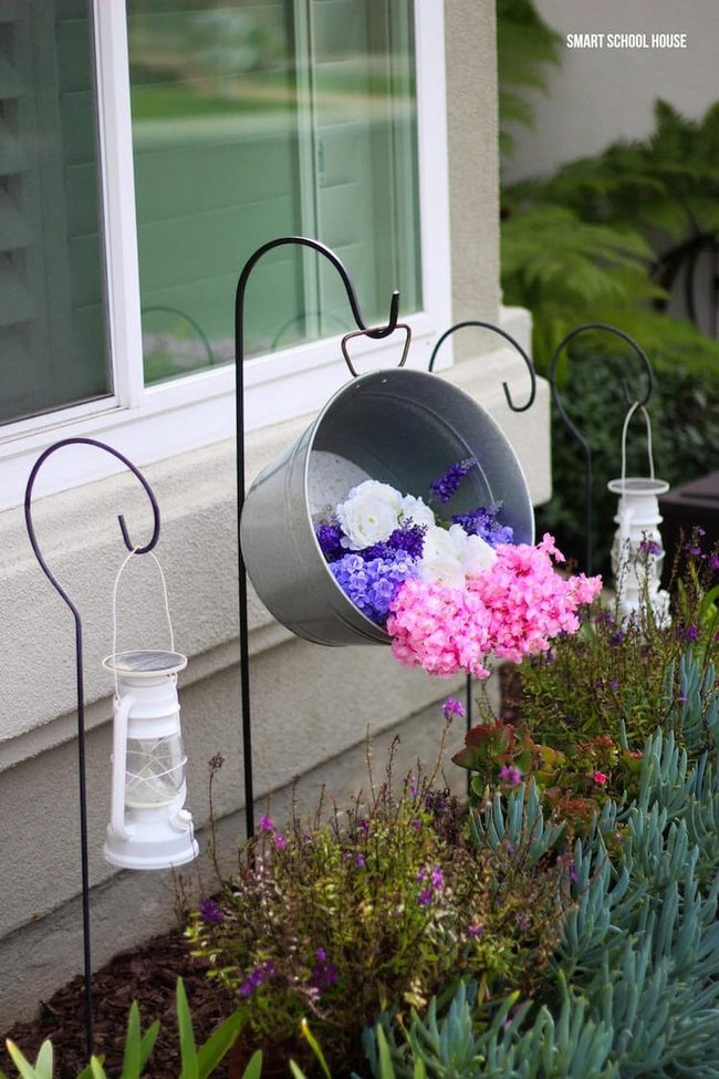 Galvanized Steel Bucket Flower Display