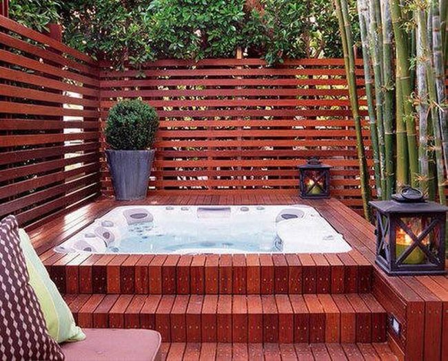 Wooden Lattice Garden Privacy Screen