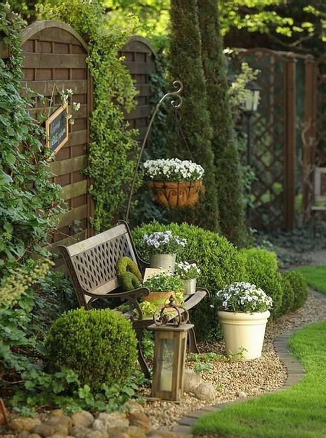 Natural Wood Seating Garden Focal Points