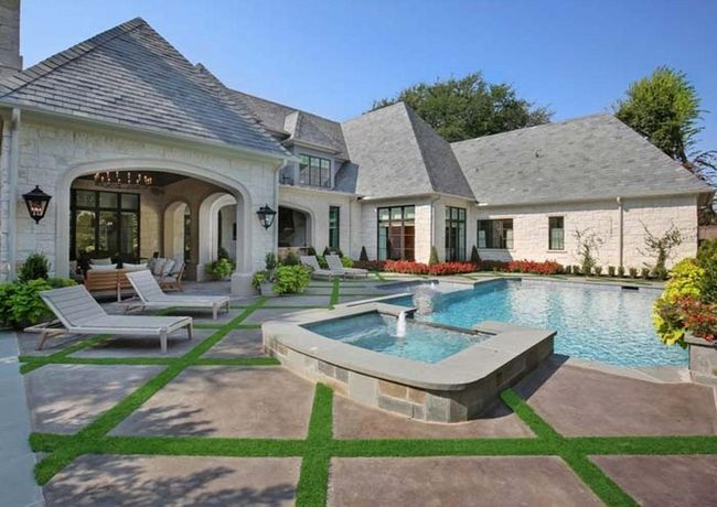 Angled Lines Expand Outdoor Living