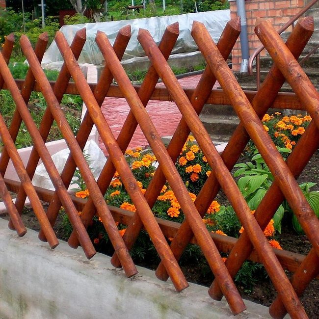 Diagonal Wood Lattice Garden Fence