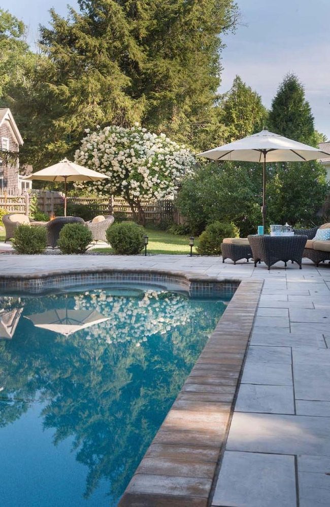 Poolside Forest Framing Effect
