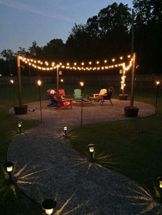 Gravel Fire Pit With Wooden Posts