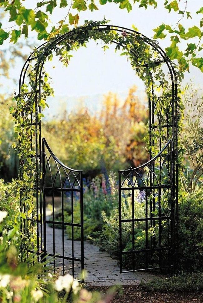 Black Iron Vines Garden Passage