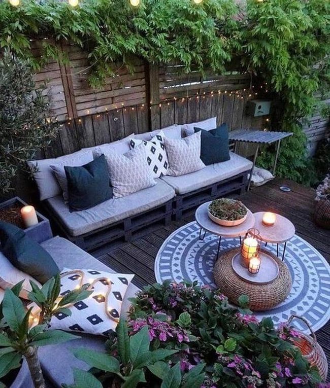 Golden Garden Retreat With Plush Seating
