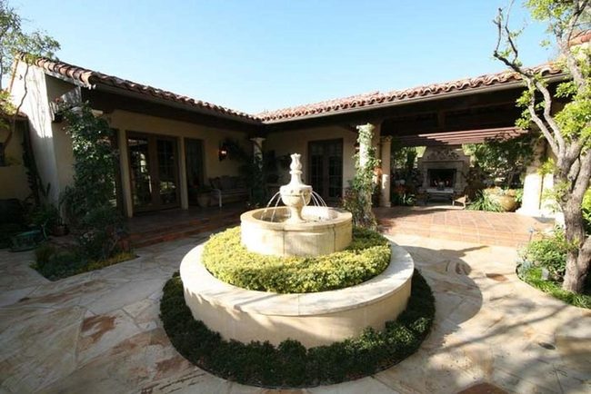 Cast Stone Courtyard Water Feature