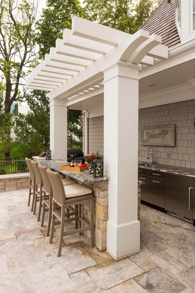 White Pergola Bar Centerpiece