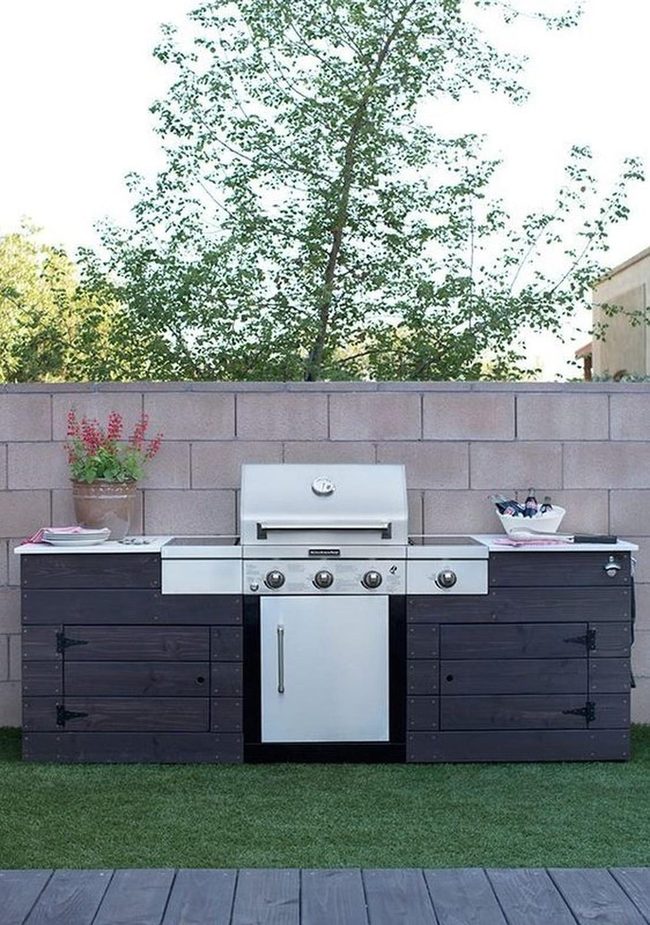 Silver Grill Black Cabinet Oasis