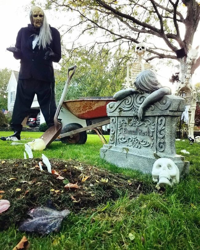 Glowing Lantern Graveyard Keeper