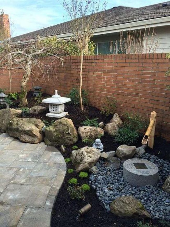 Boulder Stone Garden With Flowing Pebbles