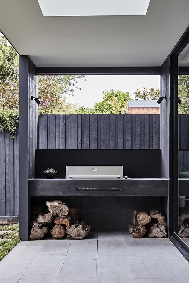 Dark Wood Grill Station