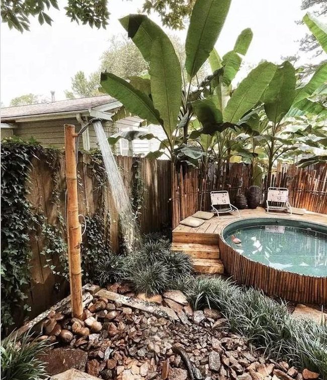Round Wood Hot Tub Garden Oasis
