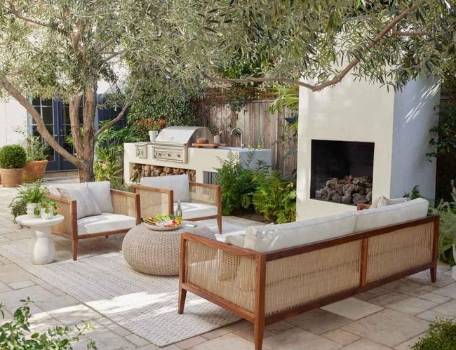 Wood And Steel Outdoor Kitchen